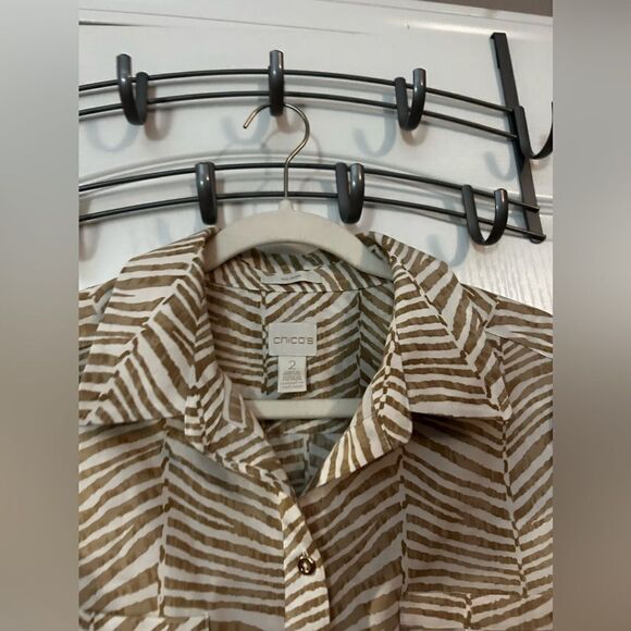 Chico’s No-Iron zebra Print Roll-Tab Sleeve Shirt White Tan size 2 Large EUC - Picture 3 of 13